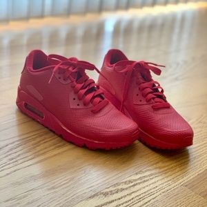 Women’s Nike AirMax | Red | Size 6